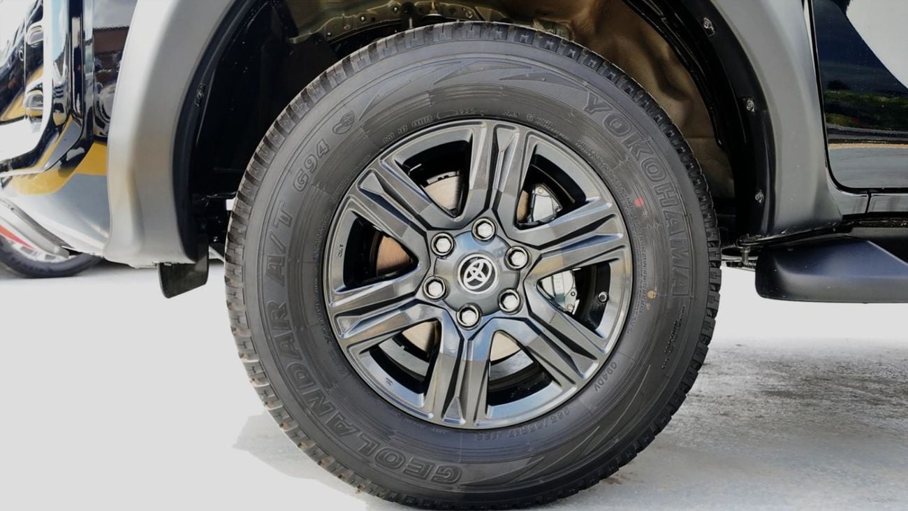 Toyota Hilux TOYOTA HILUX SR5 2.7L 4WD M/T 2024