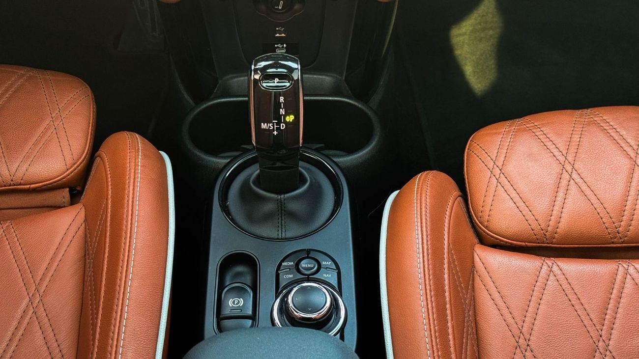 ميني كوبر إس JCW Kit 2022 Full Service History GCC Low Mileage 2.0L Turbo 4 Cylinders