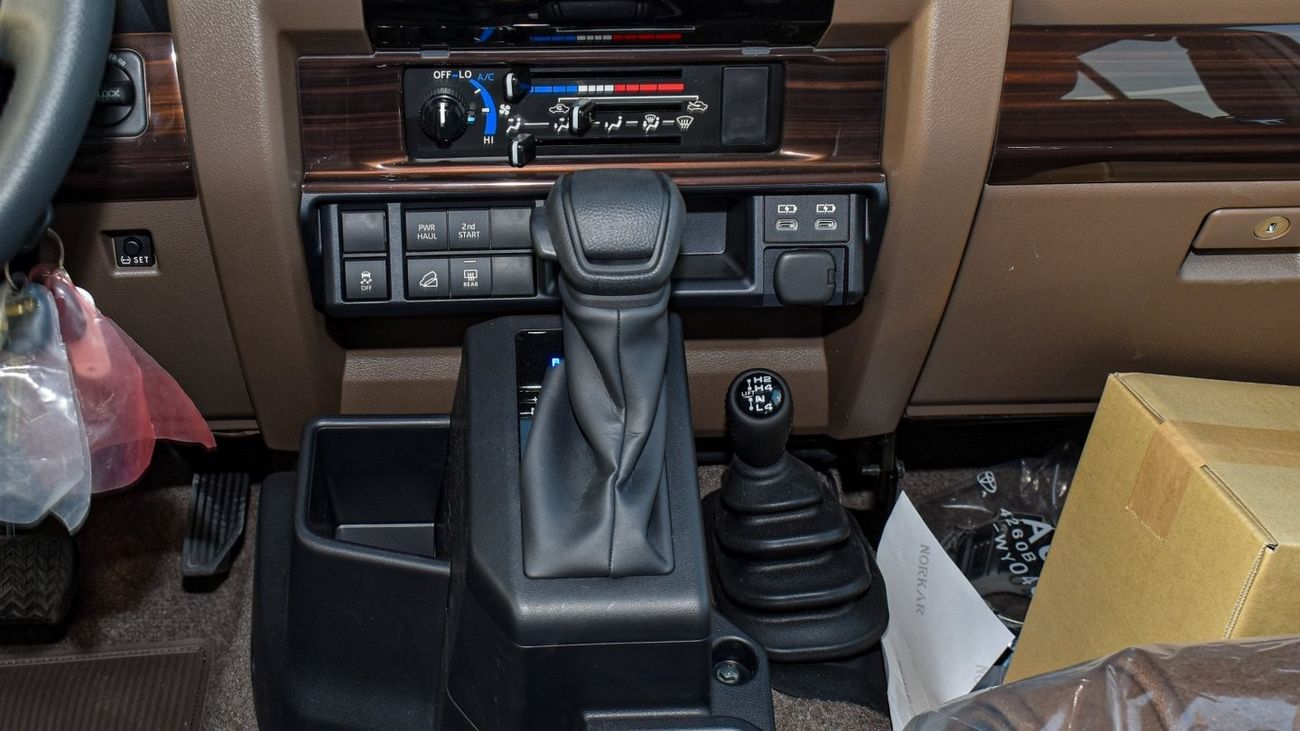 Toyota Land Cruiser 70 2.8L Diesel A/T