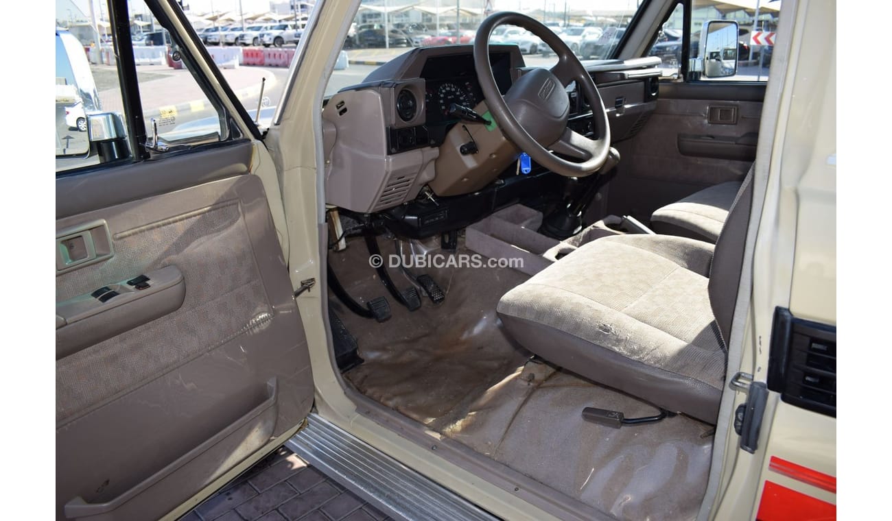 تويوتا لاند كروزر بيك آب Toyota Landcruiser pick up S/c 4WD, model:2002. Excellent condition