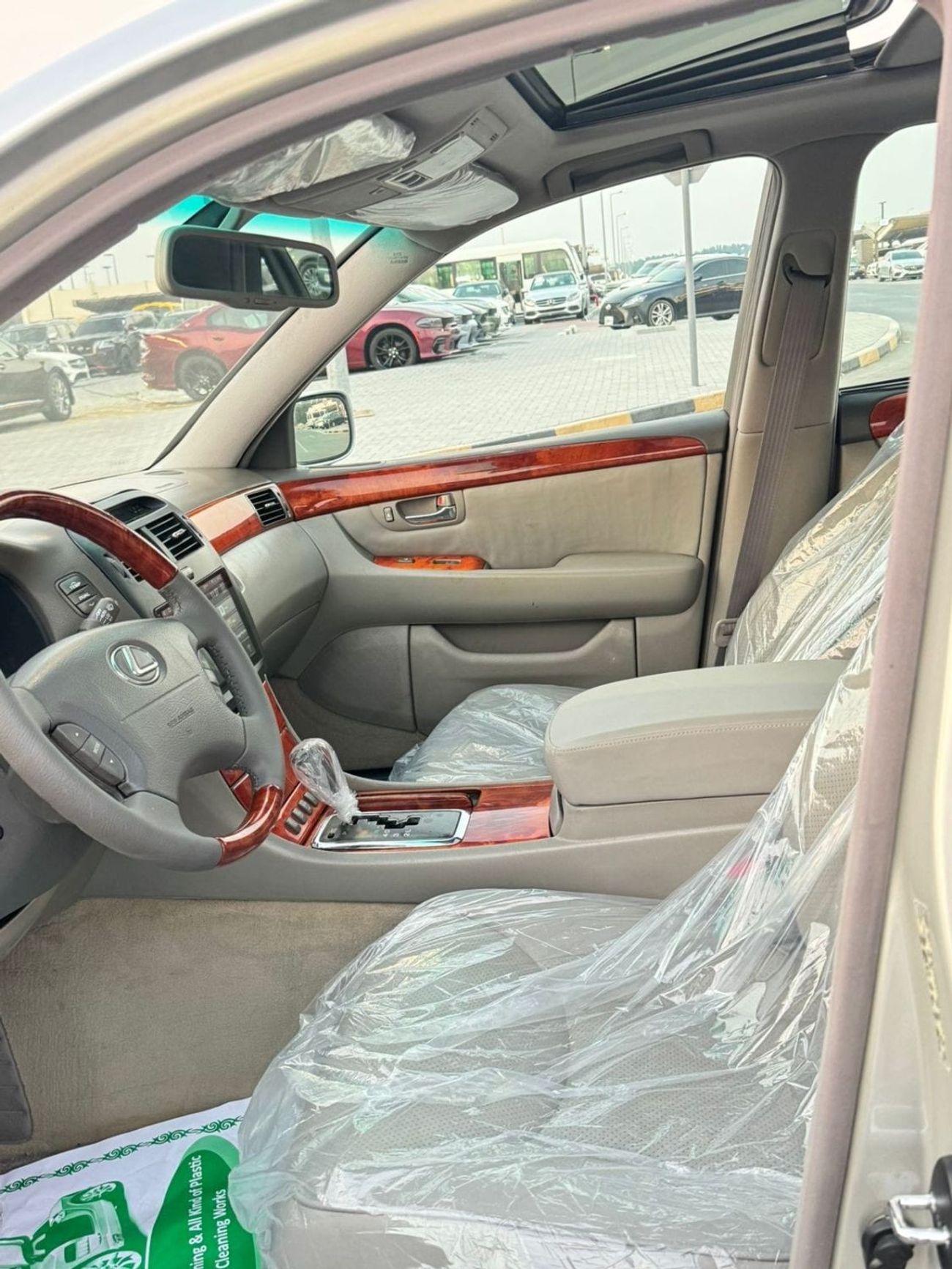 Lexus LS 430 In excellent condition and requires no expenses