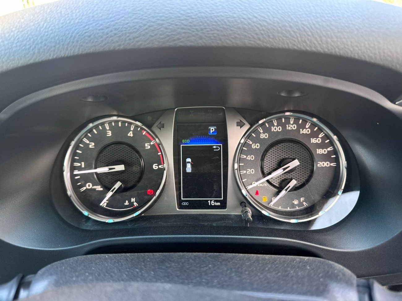 تويوتا هيلوكس 2025 TOYOTA RIGHT HAND DRIVE HILUX TOP-LINE D/CAB 2.8L DIESEL BRAND NEW 0KM