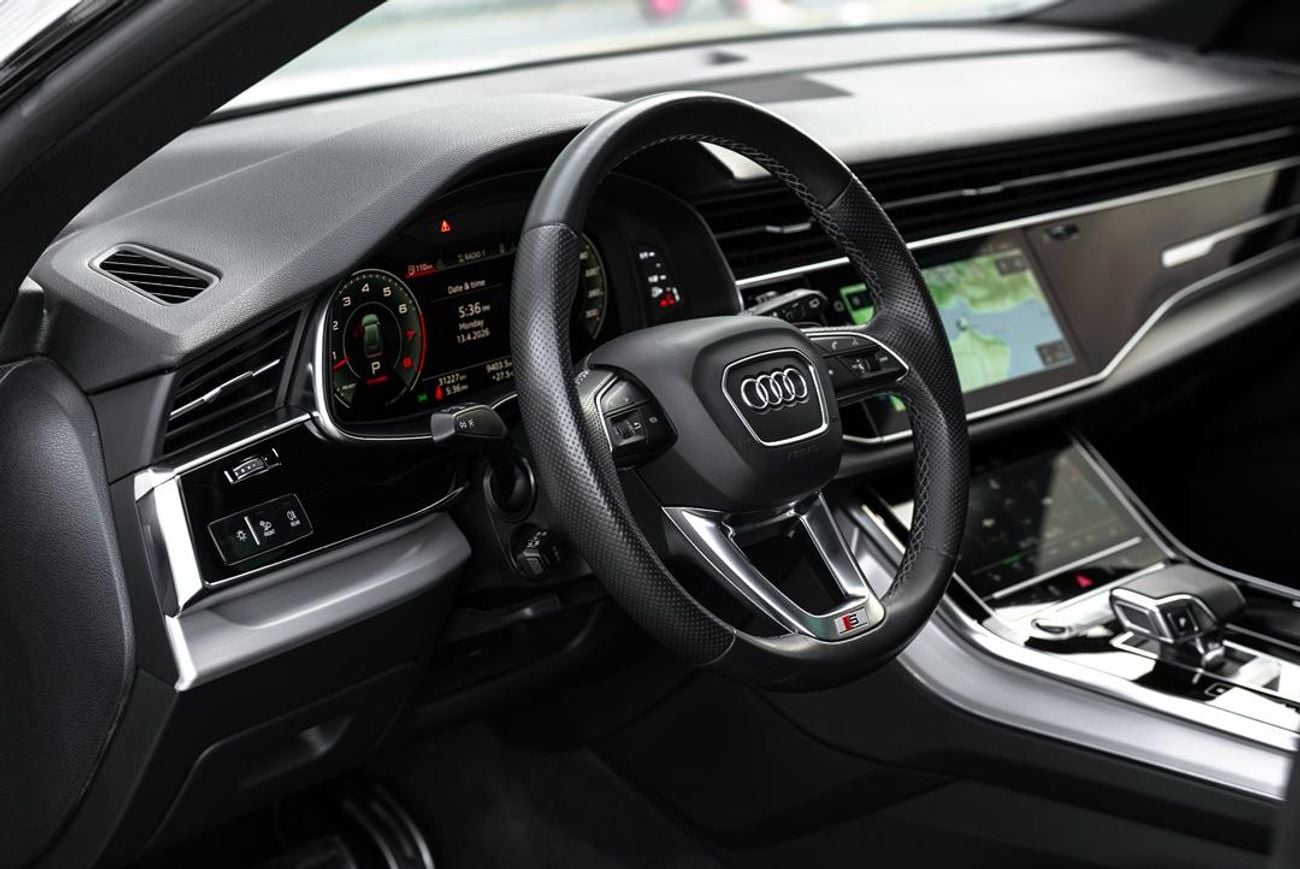 Audi Q8 55 TFSI quattro S-Line 3.0L (340 HP)