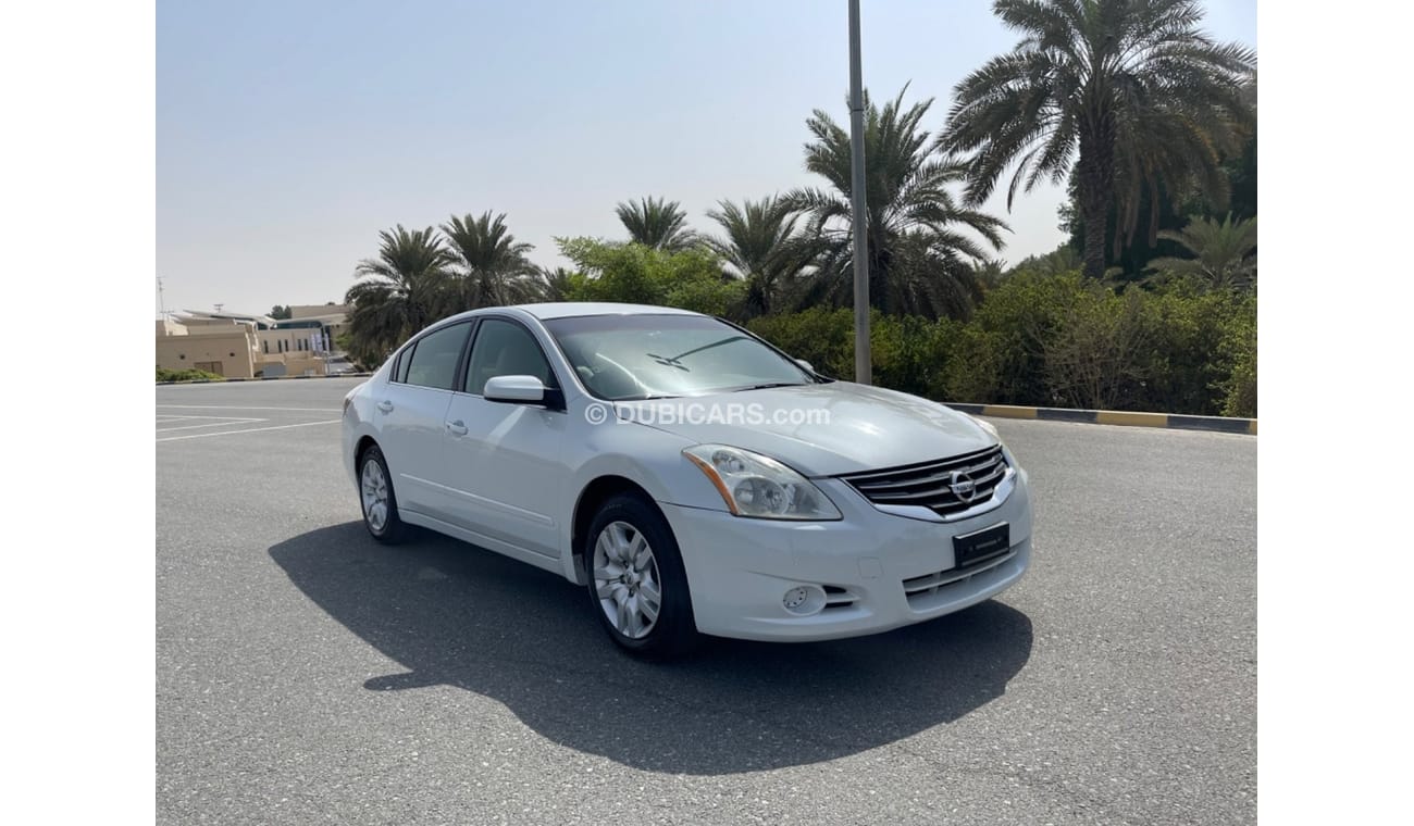 Nissan Altima Nissan Altima model 2012    ( GCC_ SPEC) VERY GOOD CONDITION