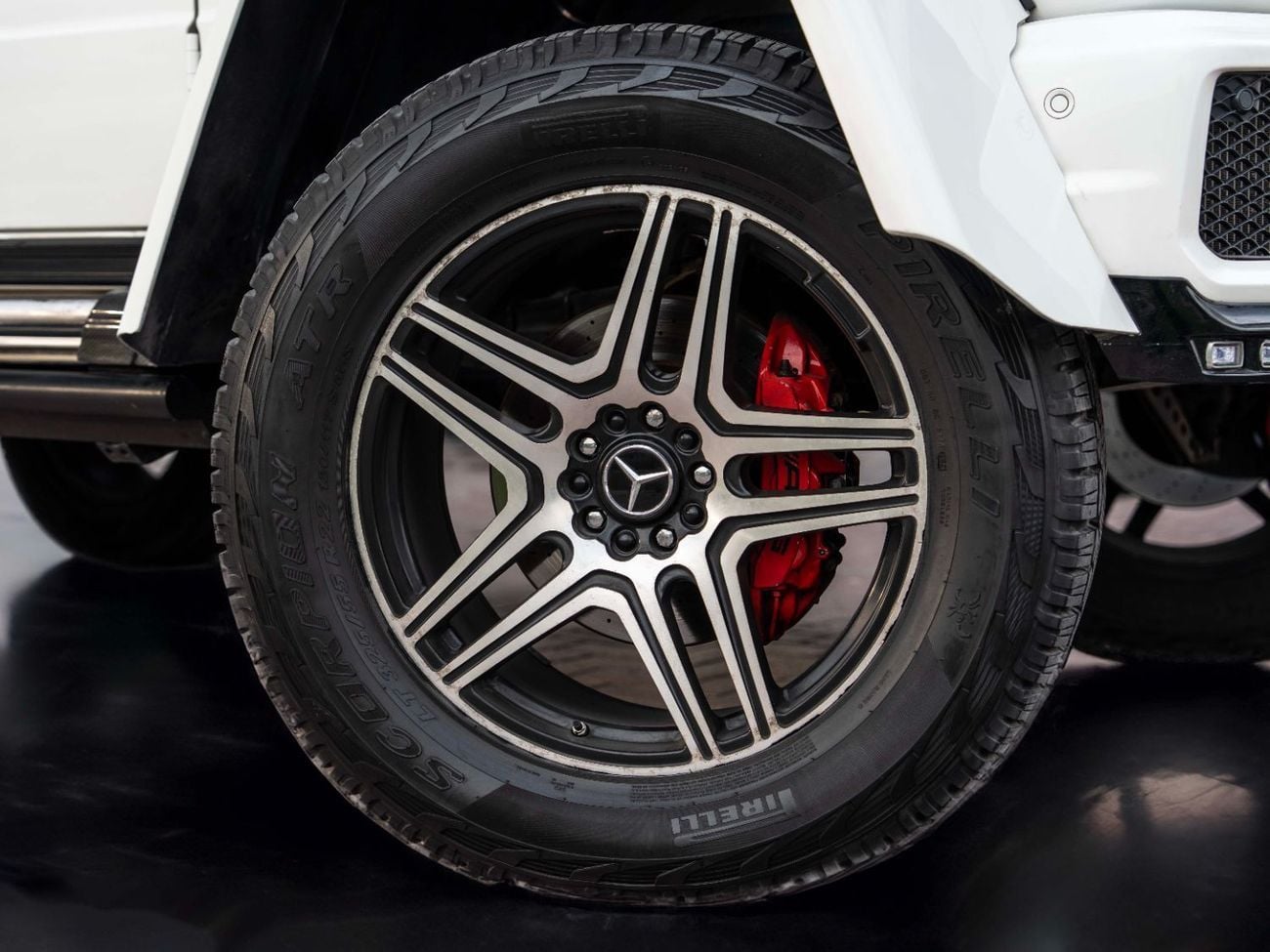 Mercedes-Benz G 63 AMG Std 5.5L