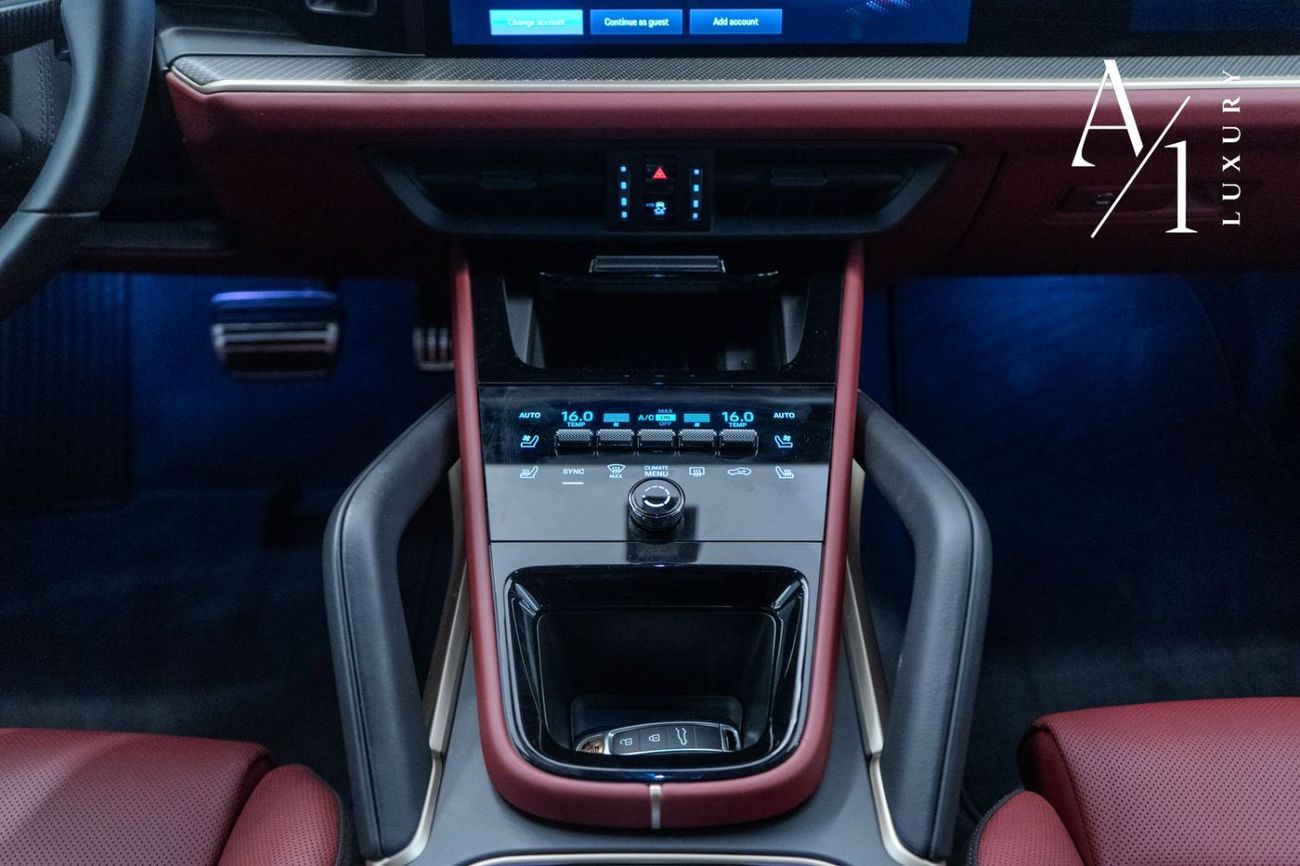 بورش كايان Turbo GT 2024 Porsche Cayenne, Porsche Warranty, Full Options, Very Low Km, Excellent Condition, GCC