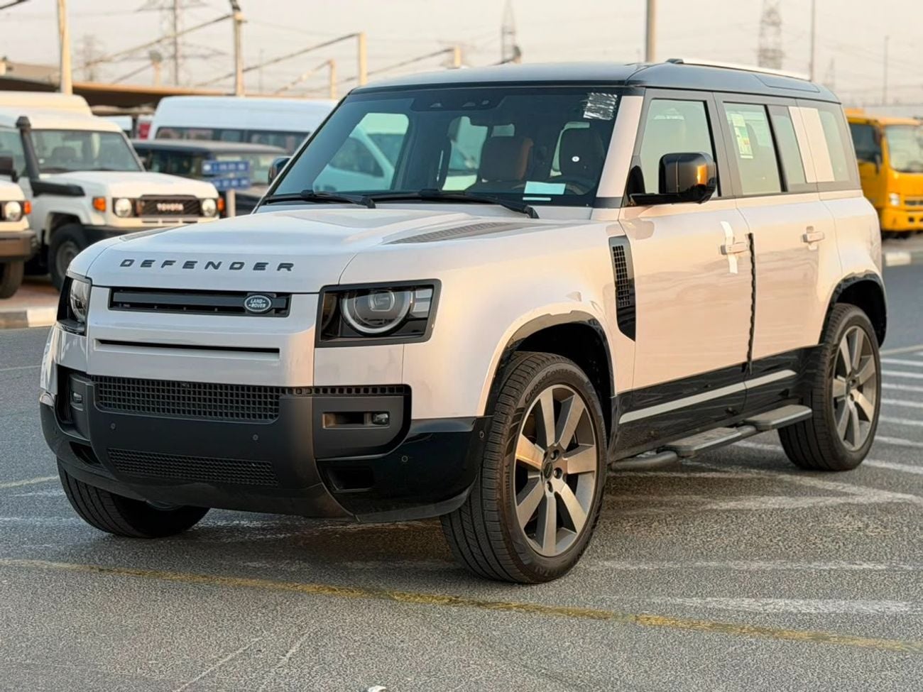 لاند روفر ديفندر 110 HSE P400