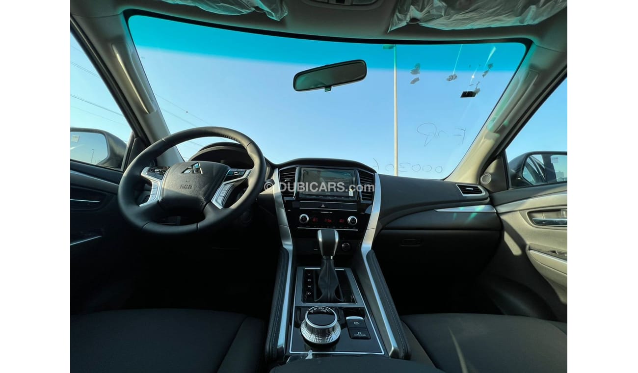 Mitsubishi Montero Montero Sport 2022 3.0L D49 | GCC specs 4x4 (Sunroof) | Body Kit | Exterior White