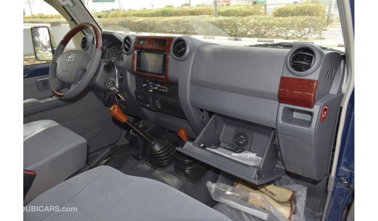 Toyota Land Cruiser 78 Hardtop Long Wheel Base V8 4.5L Turbo Diesel 9 Seat Wagon