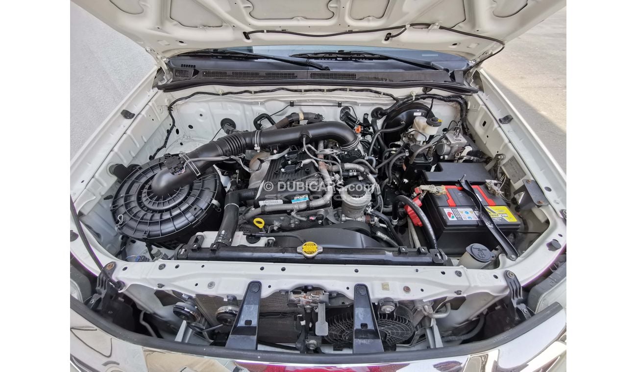 Toyota Fortuner 2.7L, 17" Rims, DRL LED Headlights, Rear Camera, Leather Seats, Rear LCD's, SRS Airbags (LOT # 186)