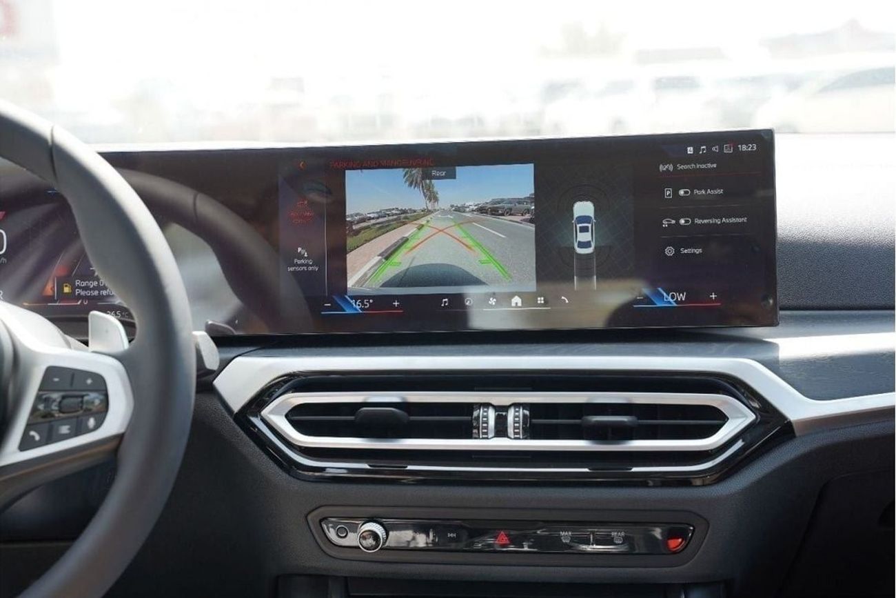 BMW 325 2025 BMW 325i M-sport kit 2.0L