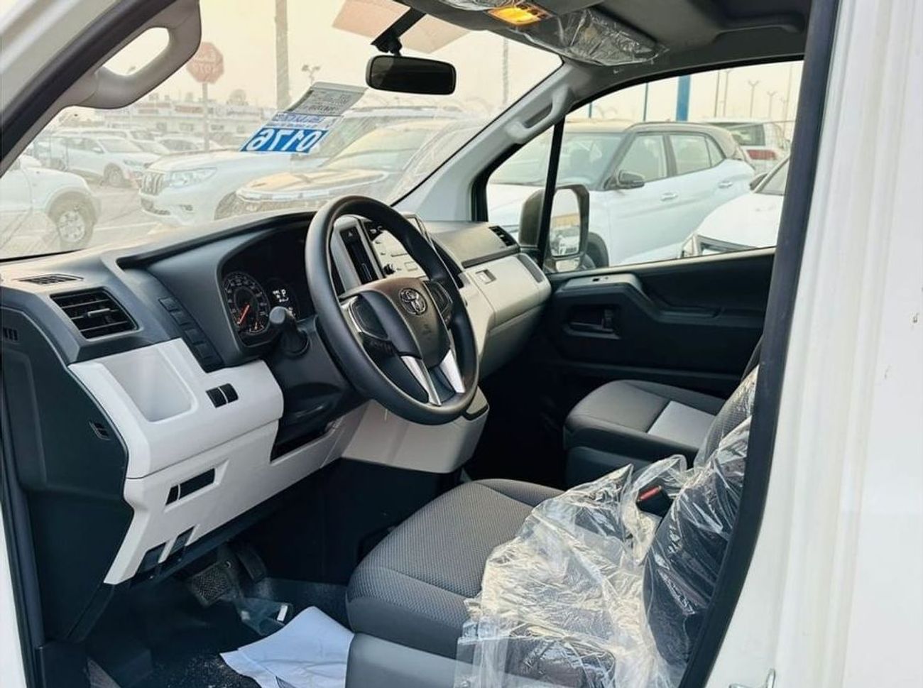 Toyota Hiace 3.5L, HIGH ROOF, PETROL, AUTOMATIC TRANSMISSION, 13 PERSON, AIRCONDION, POWER WINDOWN, MODEL 2025