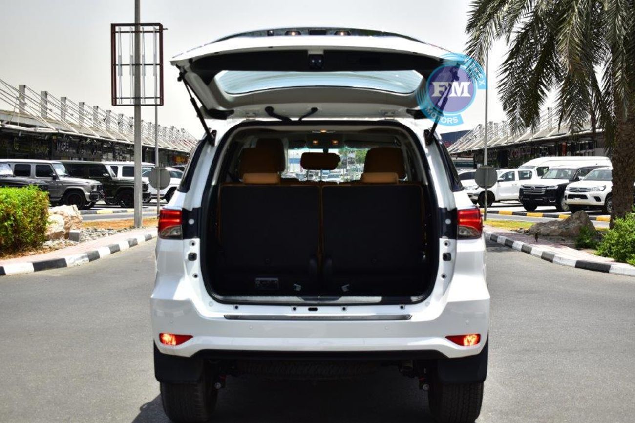 تويوتا فورتونر GXR Limited 2.7L Petrol 4WD 7 Seater Automatic