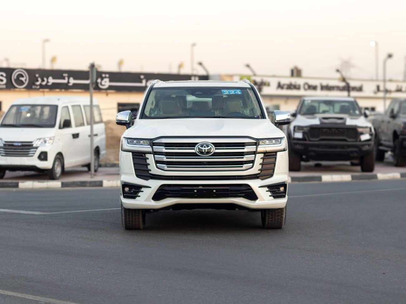 تويوتا لاند كروزر EXPORT ONLY - 2025 LC300 VX 4.0L