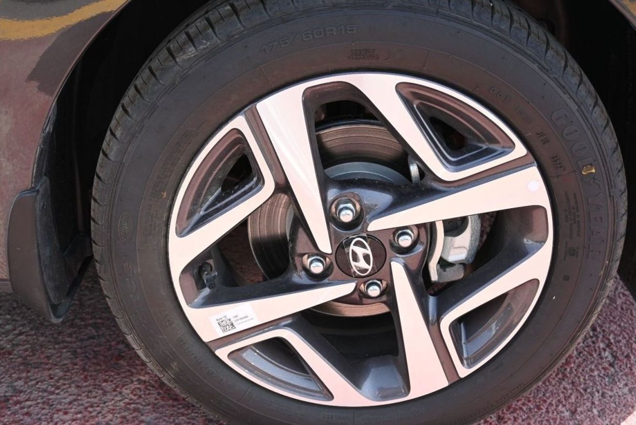 هيونداي جراند i10 هيونداي جراند آي 10 سعة 1.2 لتر بنزين سيدان دفع أمامي 4 أبواب لون رمادي موديل 2023