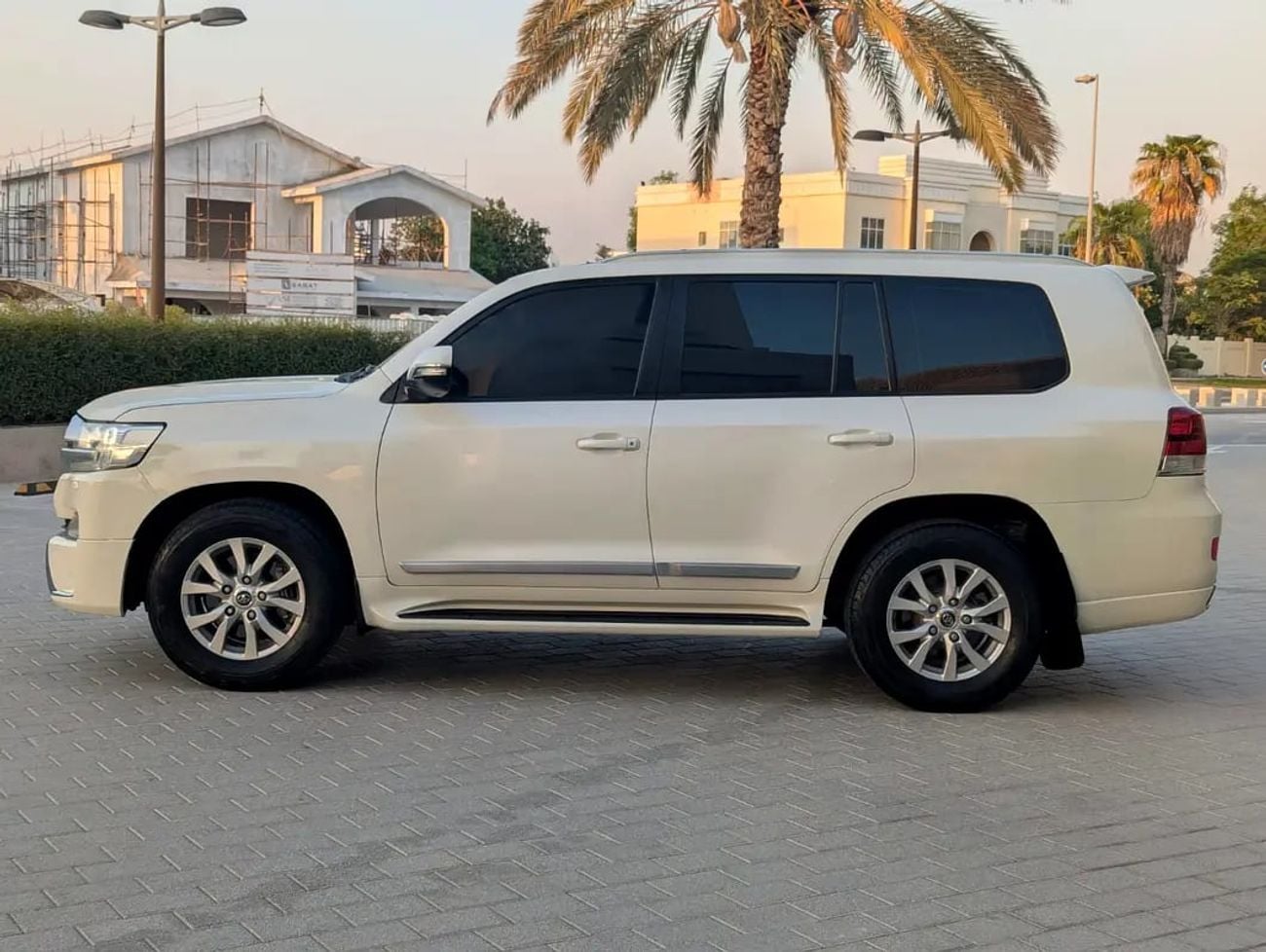 Toyota Land Cruiser GXR 2018 Diesel | GCC Specs | Full option Excellent Condition