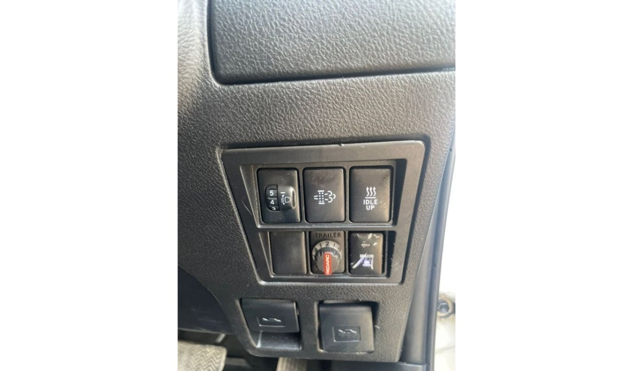 Toyota Hilux 2021 Toyota Hilux Deisel - 2.8L V4 - Right Hand Drive UAE PASS