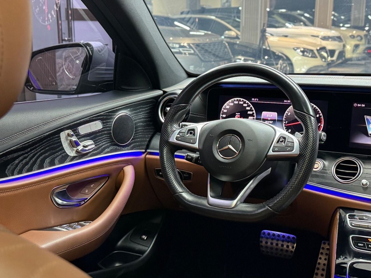 مرسيدس بنز E300 