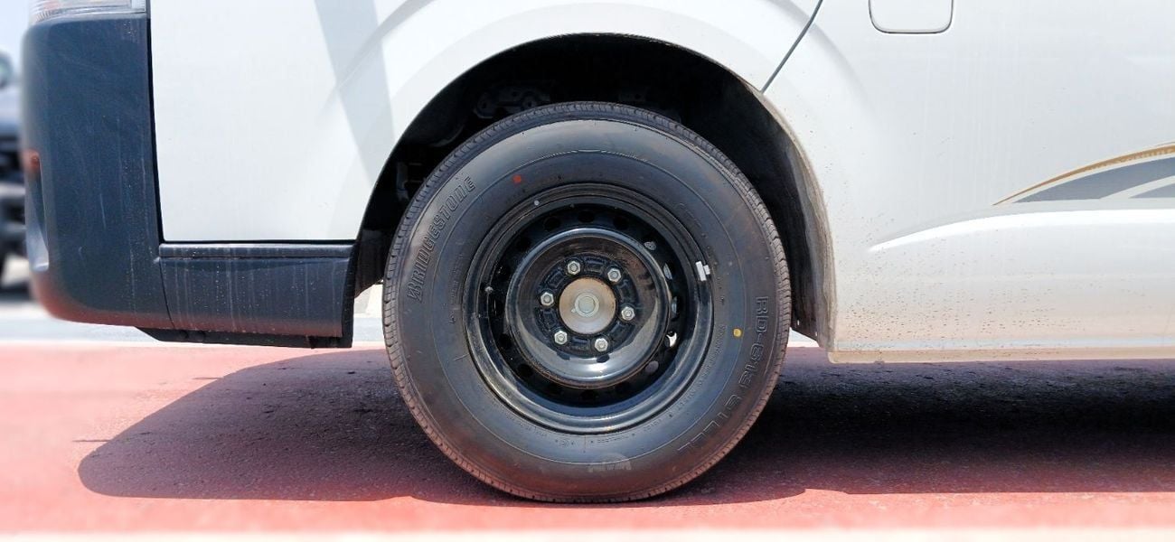 Toyota Hiace GL 2.5L Diesel Manual Passenger 2026YM