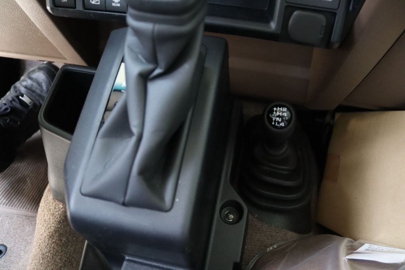 Toyota Land Cruiser 70 2025 LAND CRUISER GRJ76 4.0 V6 AT 40TH ANNIVERSARY  **EXPORT ONLY**التصدير فقط خارج الخليج**