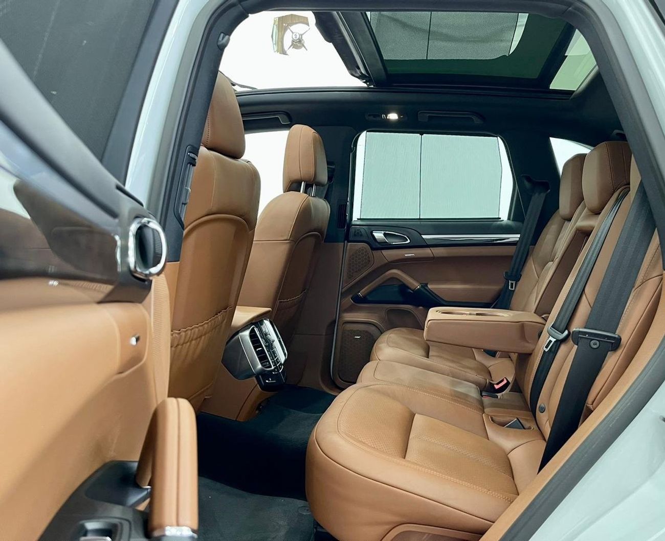 Porsche Cayenne 2016 Porsche Cayenne S, Warranty, Full Porsche Service History, Fully Loaded, GCC