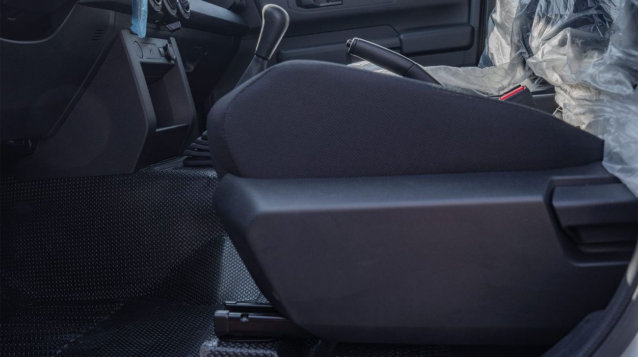 ميتسوبيشي L200 2026 Mitsubishi L200 GL 2.4L 4WD DC MT Petrol (White)