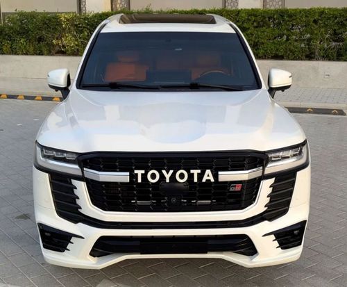 تويوتا لاند كروزر Toyota landcruise 2015Model GXR Top Full option Facelifted 2026 4.0L v6 petrol Engine Colour White p