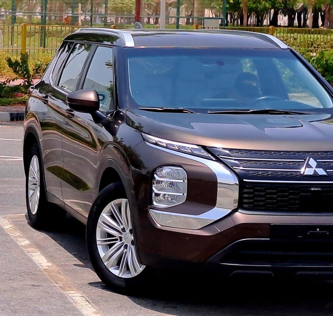 ميتسوبيشي آوتلاندر GLS 2.4L