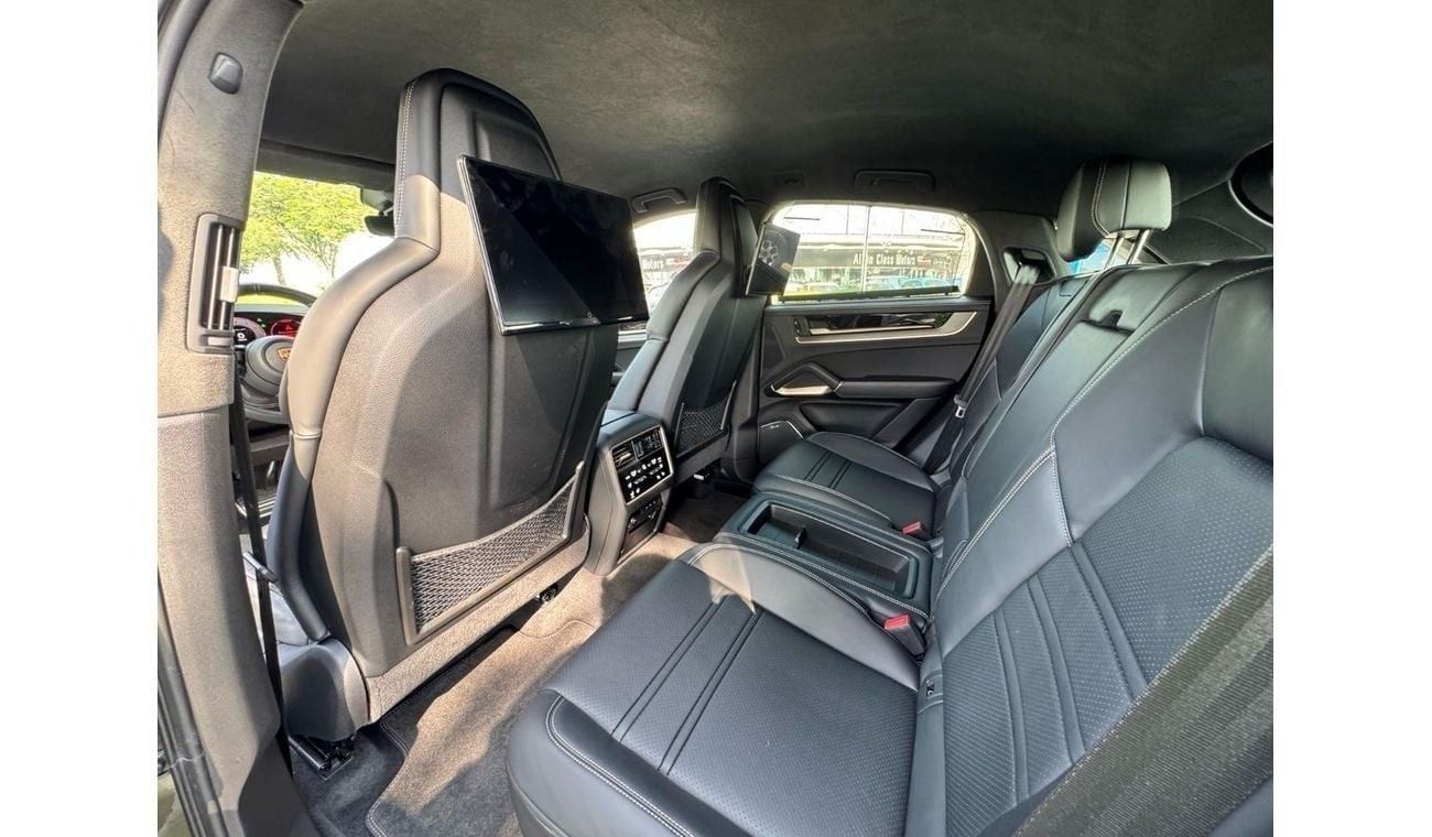 بورش كايان GCC SPEC UNDER WARRANTY NEAT AND CLEAN CAR