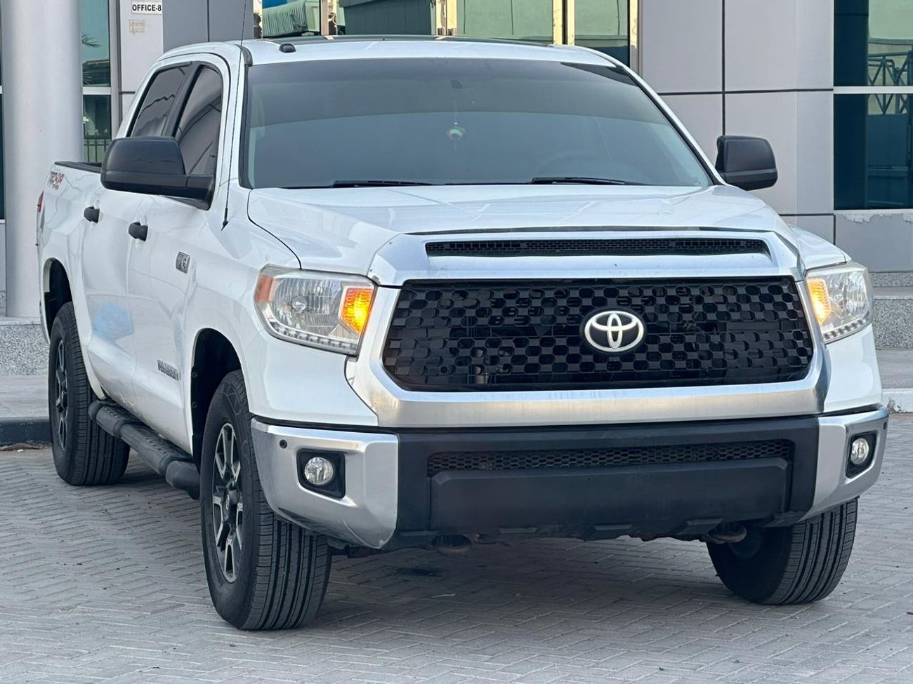 Used Toyota Tundra Std 2016 for sale in Dubai - 749589