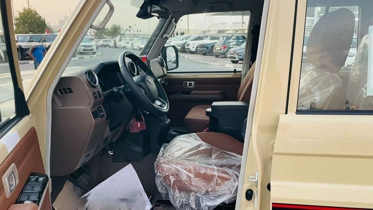 Toyota Land Cruiser 70 2025 Toyota Land Cruiser LC76 LX-Z 5-Door Hardtop 2.8L 4-Cyl Diesel A/T 4x4 (Full-Option with Winch)