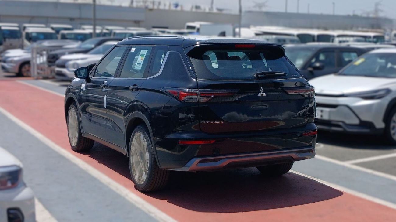 ميتسوبيشي آوتلاندر H Line 2.5L Petrol 4WD 2026YM