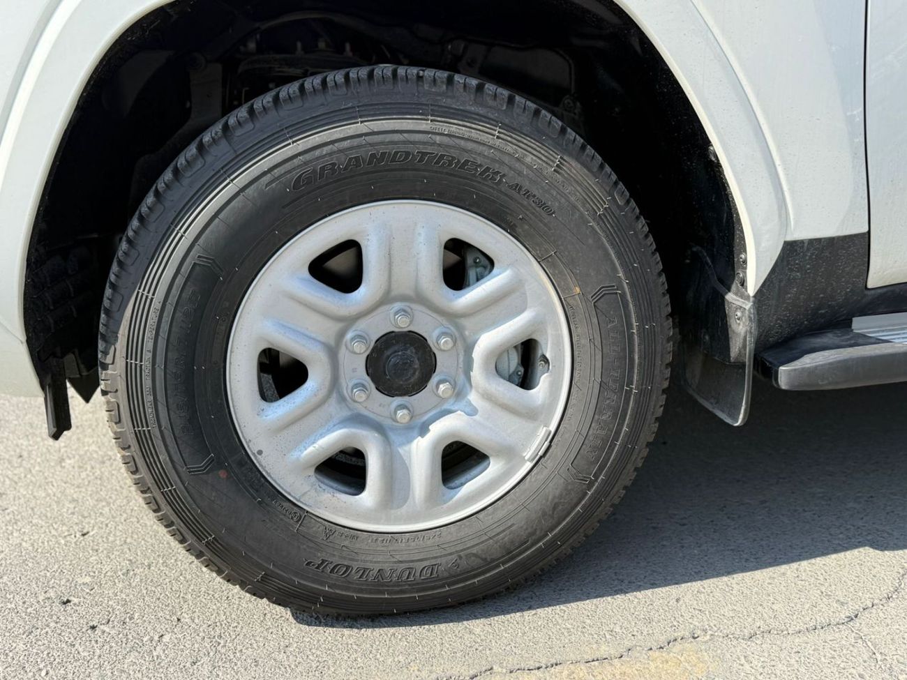 Toyota Land Cruiser Land Cruiser GXR-E 3.3L Diesel Twin Turbo , Basic Option , 2025 Model