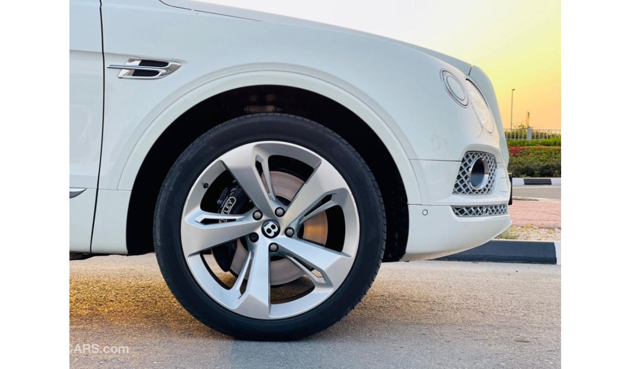 Bentley Bentayga V8 BENTLEY BENTAYGA FIRST EDITION 2018 MODEL GCC SPECS CLEAN CAR