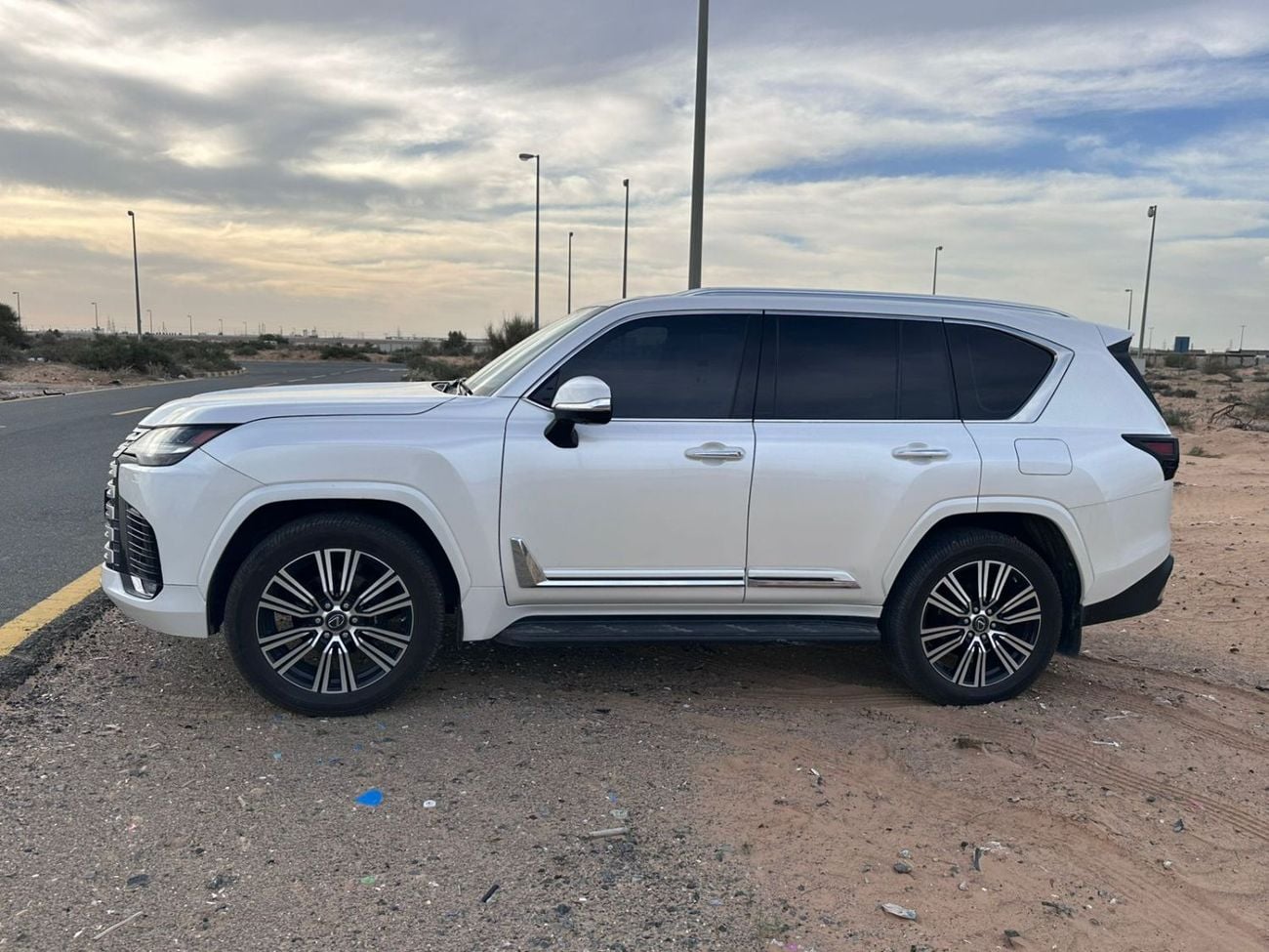 Lexus LX 600 3.5L twin-turbo V6