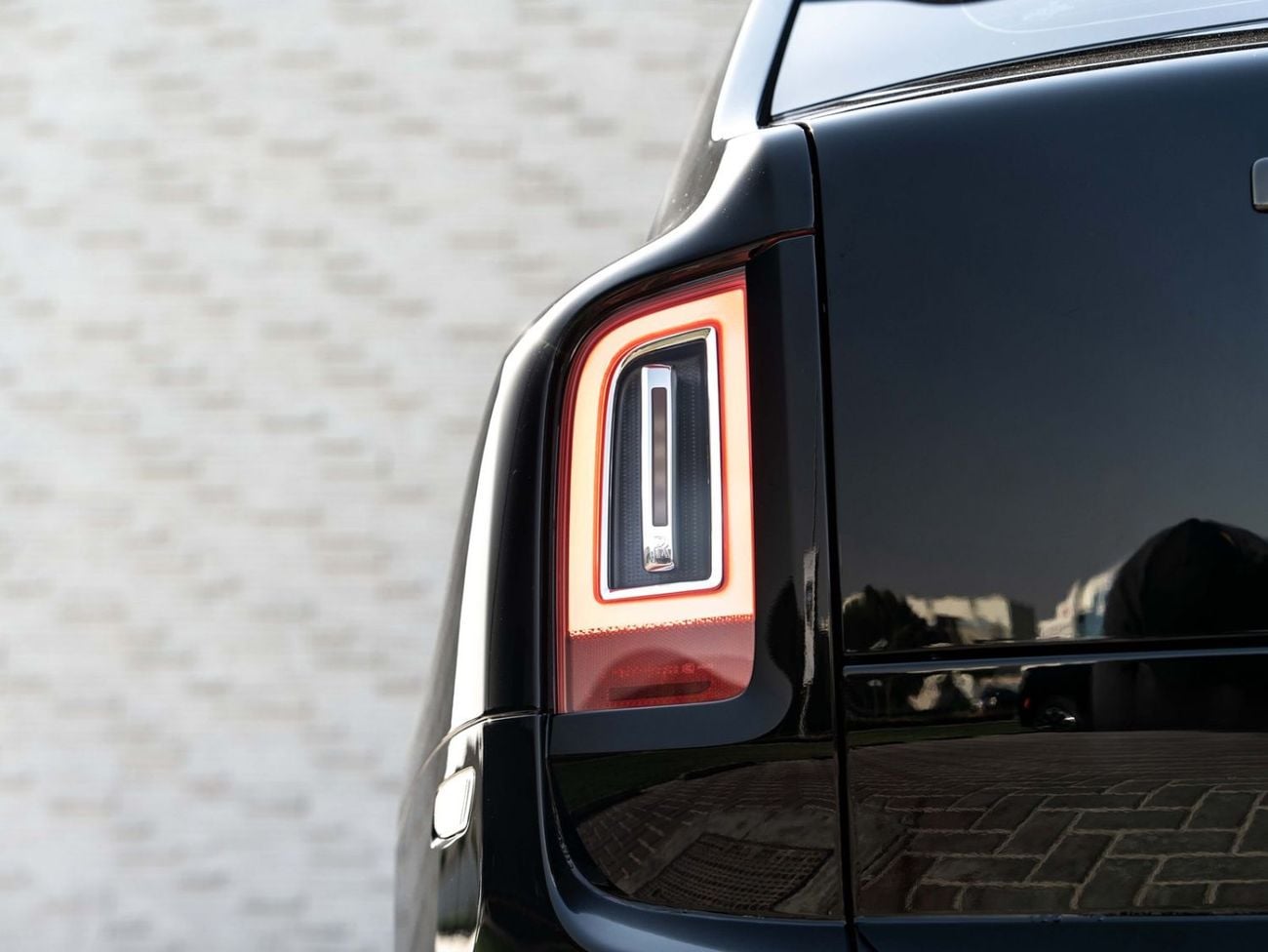 رولز رويس كولينان Rolls-Royce Cullinan Black Badge 2023