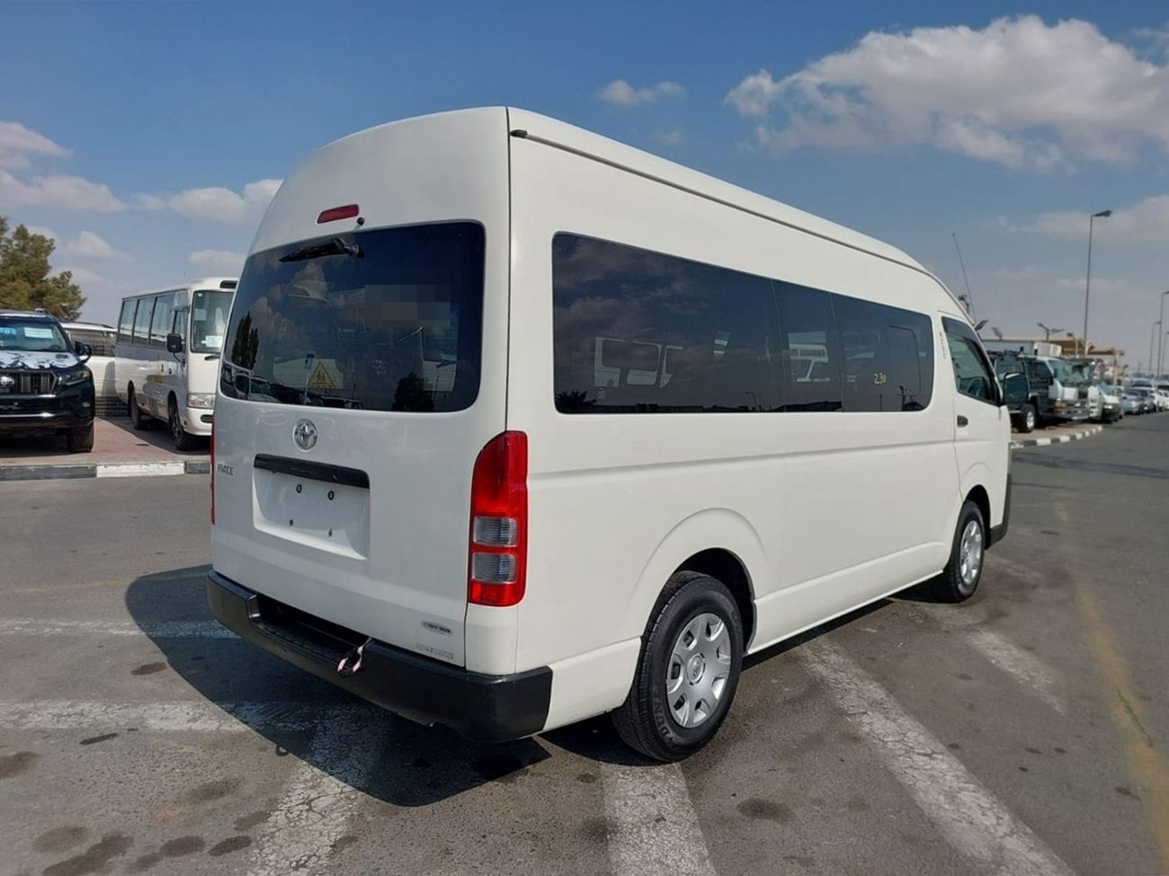 تويوتا هاياس TOYOTA HIACE VAN RHD 2015 MODEL 3.0 L DIESEL AUTOMATIC(PM15731)