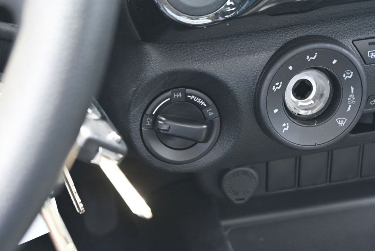 Toyota Hilux Toyota Hilux 2.4L Diesel Manual, 4WD Color White Model 2023