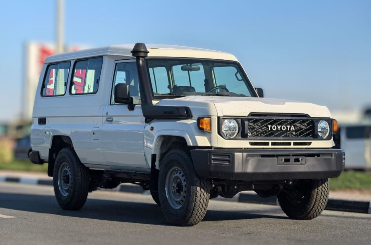 Toyota Land Cruiser 70 LC78 4.5L V8 Diesel M/T