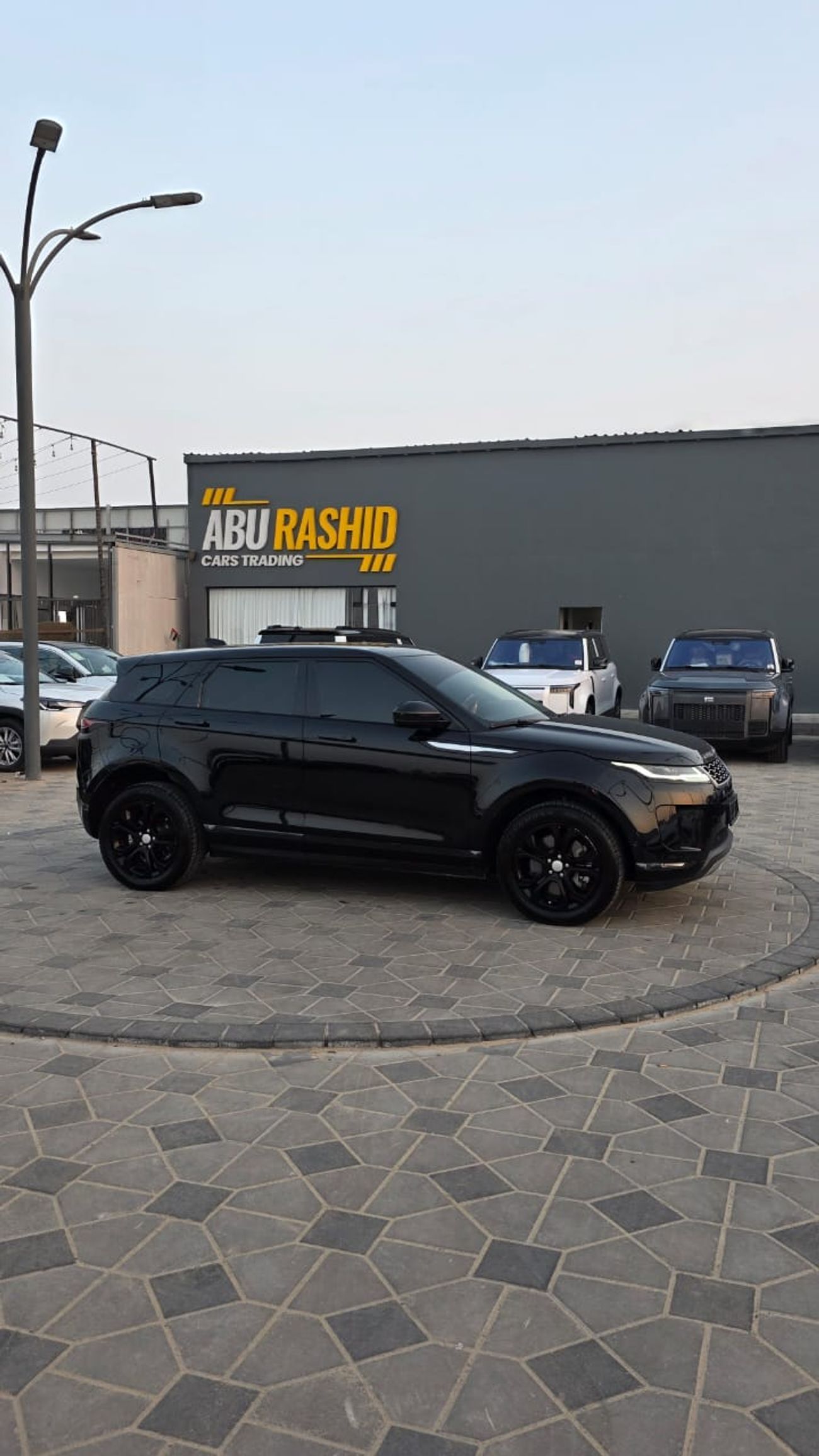 لاند روفر رانج روفر إيفوك P200 R-Dynamic HSE 2.0L