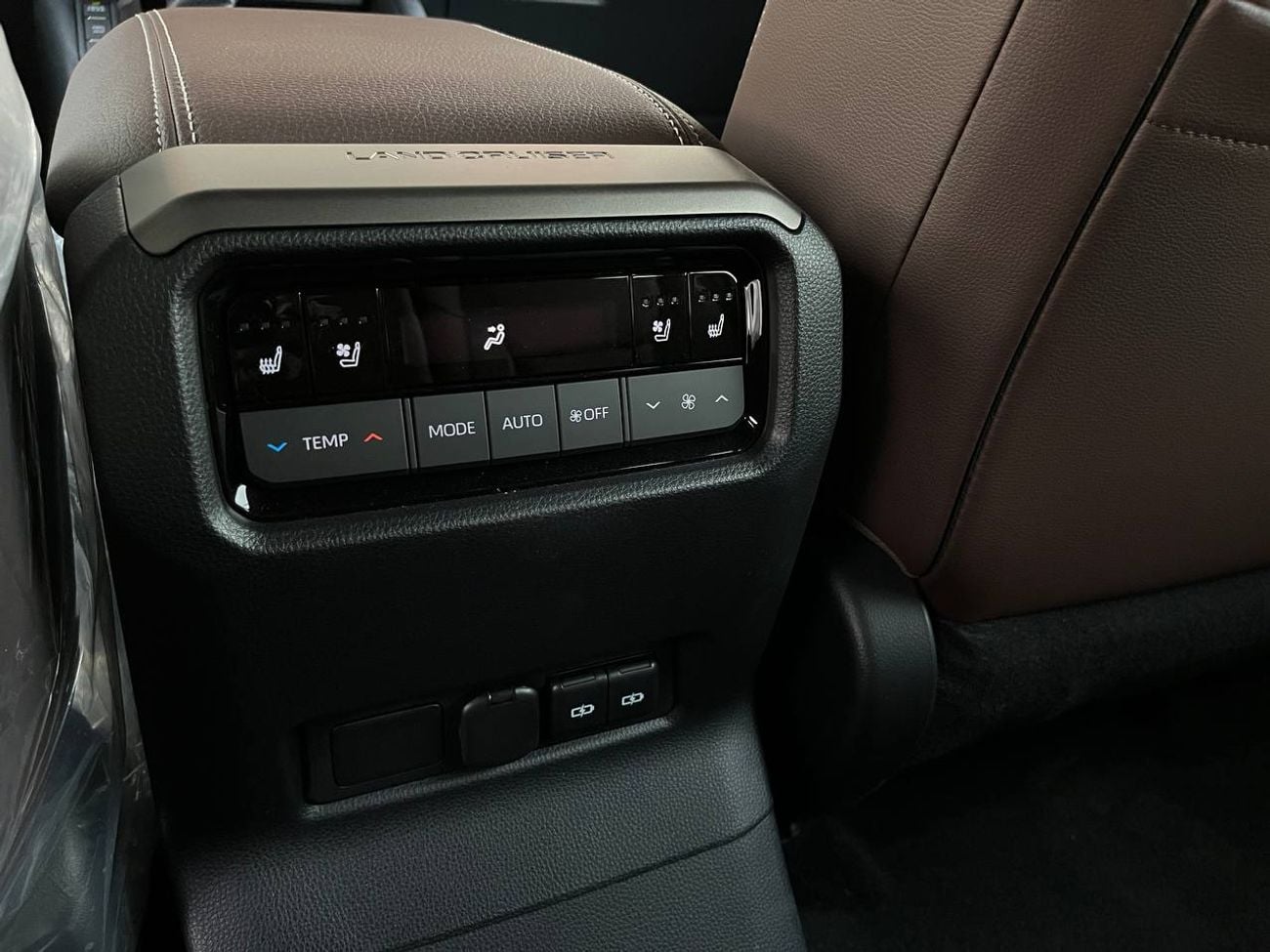 Toyota Land Cruiser VXR Built for the UAE. Designed for Adventure.
