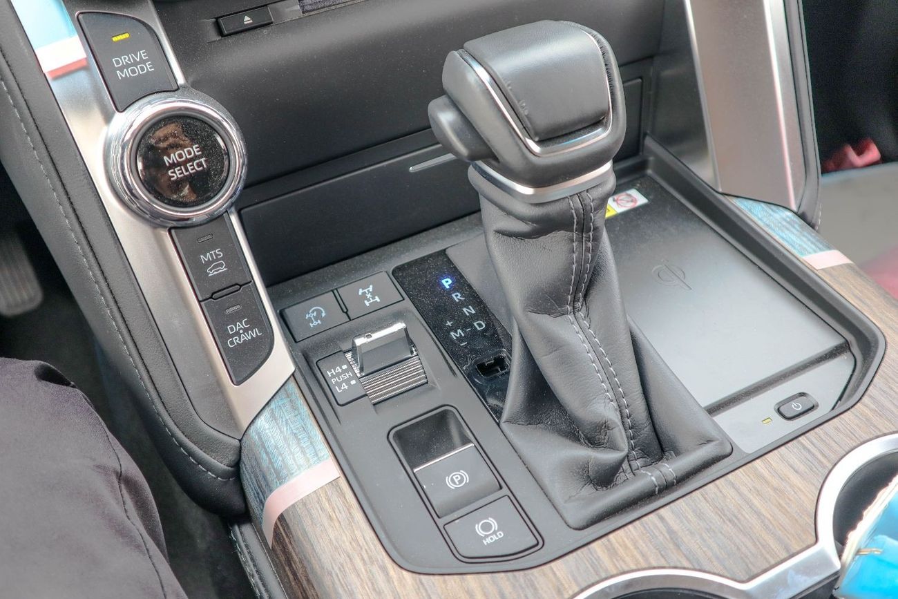 Toyota Land Cruiser VXR 3.5L Toyota Land Cruiser 300 Series (VJA300) VXR trim with the 3.5L