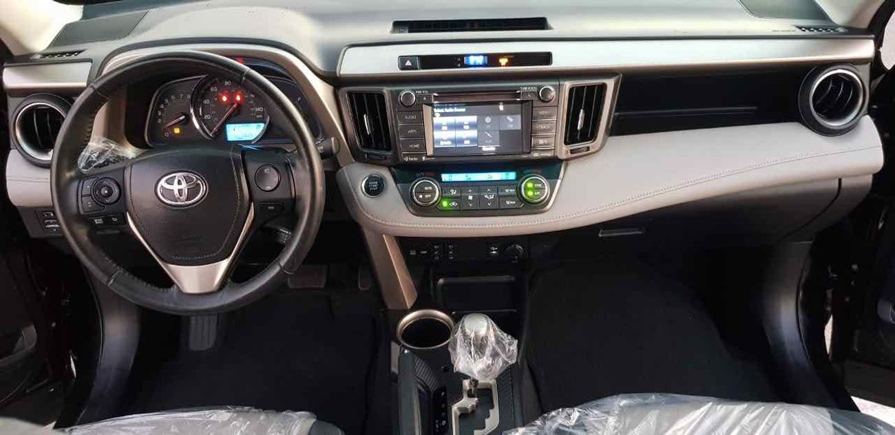 تويوتا راف ٤ fresh and imported and very clean inside out and ready to drive