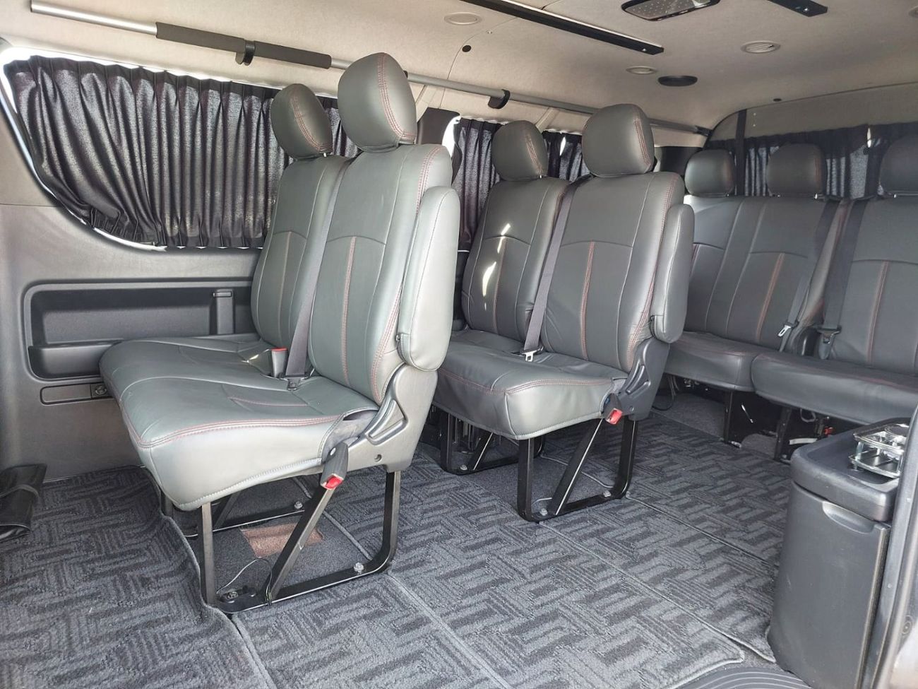 Toyota Hiace TOYOTA HIACE COMMUTER VAN RHD 2013 MODEL 2.7 L PETROL AUTOMATIC(PM17032)