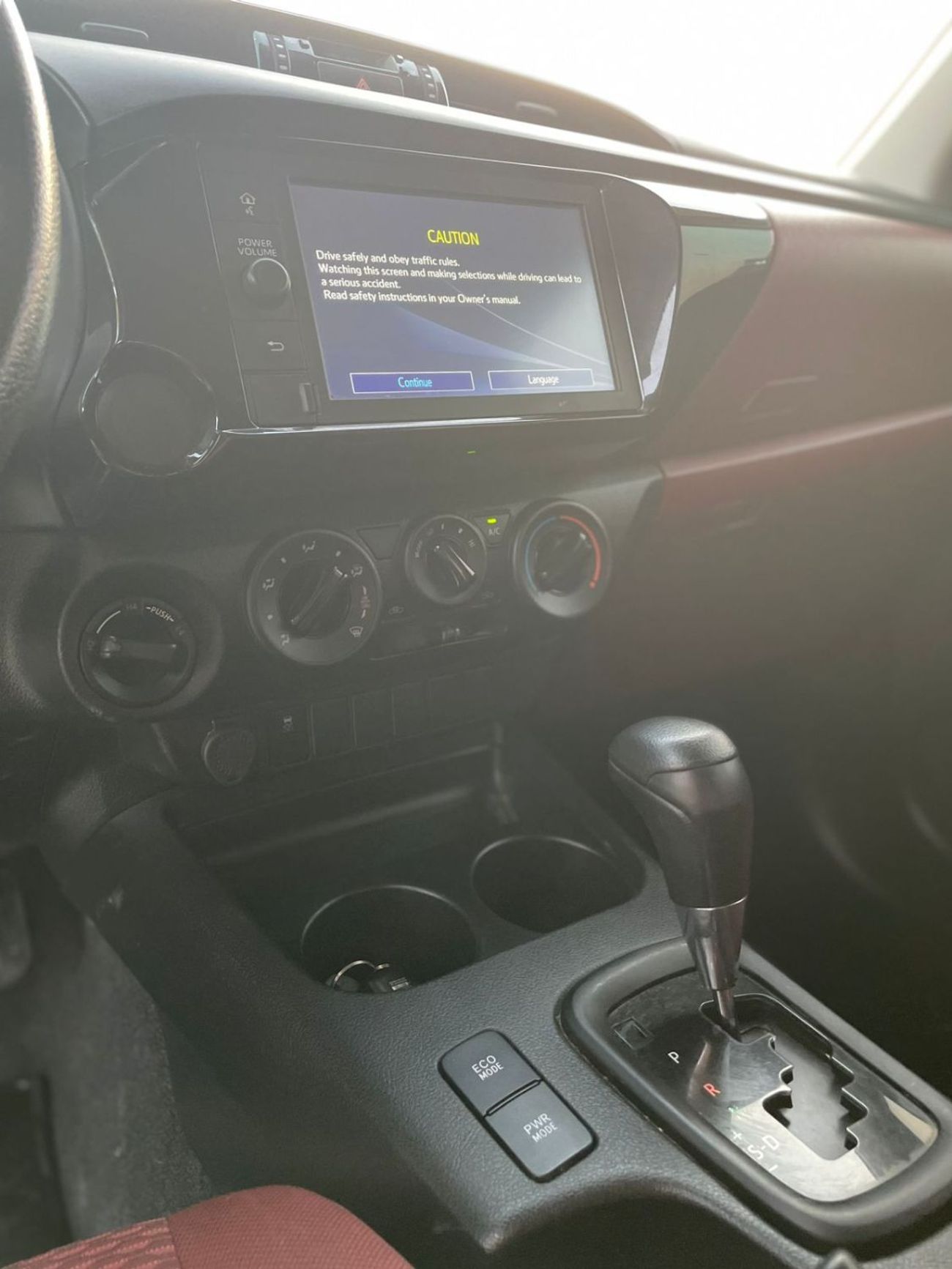 Toyota Hilux 2021 Toyota Hilux SR5 2.7L V4 - Automatic 4x4 AWD - Door Auto - Patrol Fuel - Side Step -