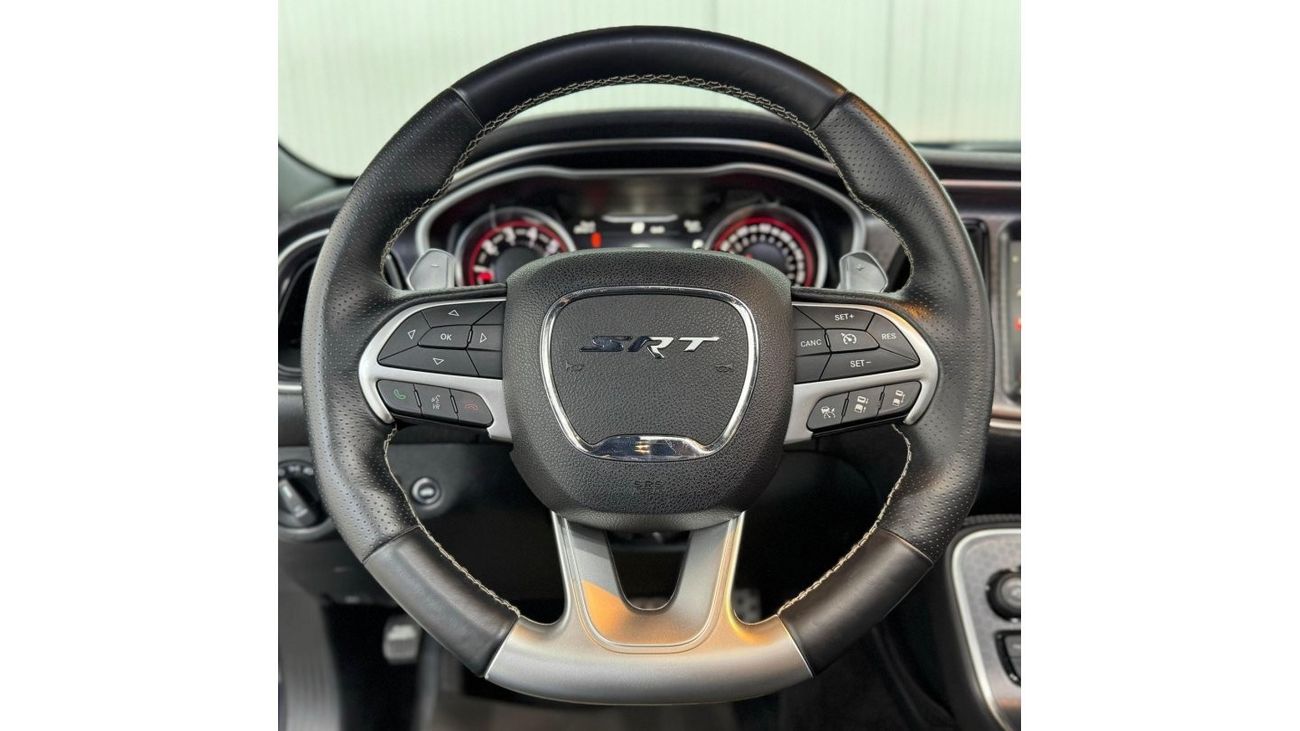 دودج تشالينجر 2016 Dodge Challenger SRT 392 Hemi, Full Dodge Service History, Excellent Condition, GCC