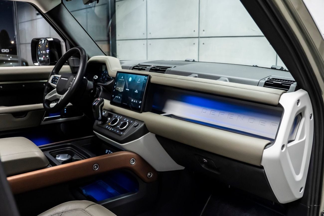 Land Rover Defender P300 110 SE 2.0L (5 Seater)