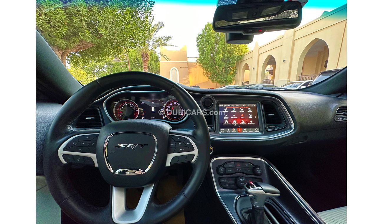 Dodge Challenger SXT Plus