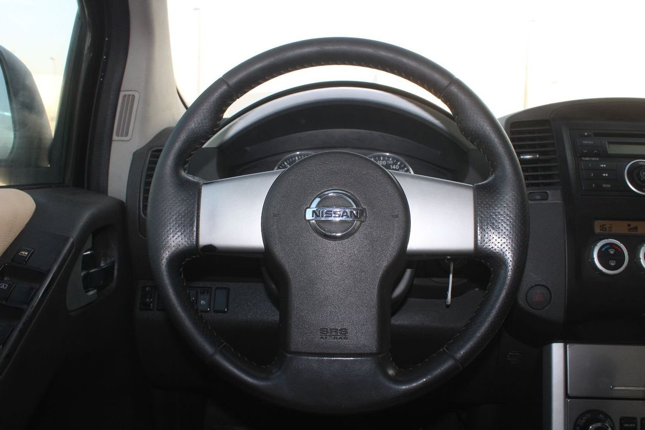 Nissan Pathfinder SE Mid Nissan Pathfinder 2014 in excellent condition without accidents