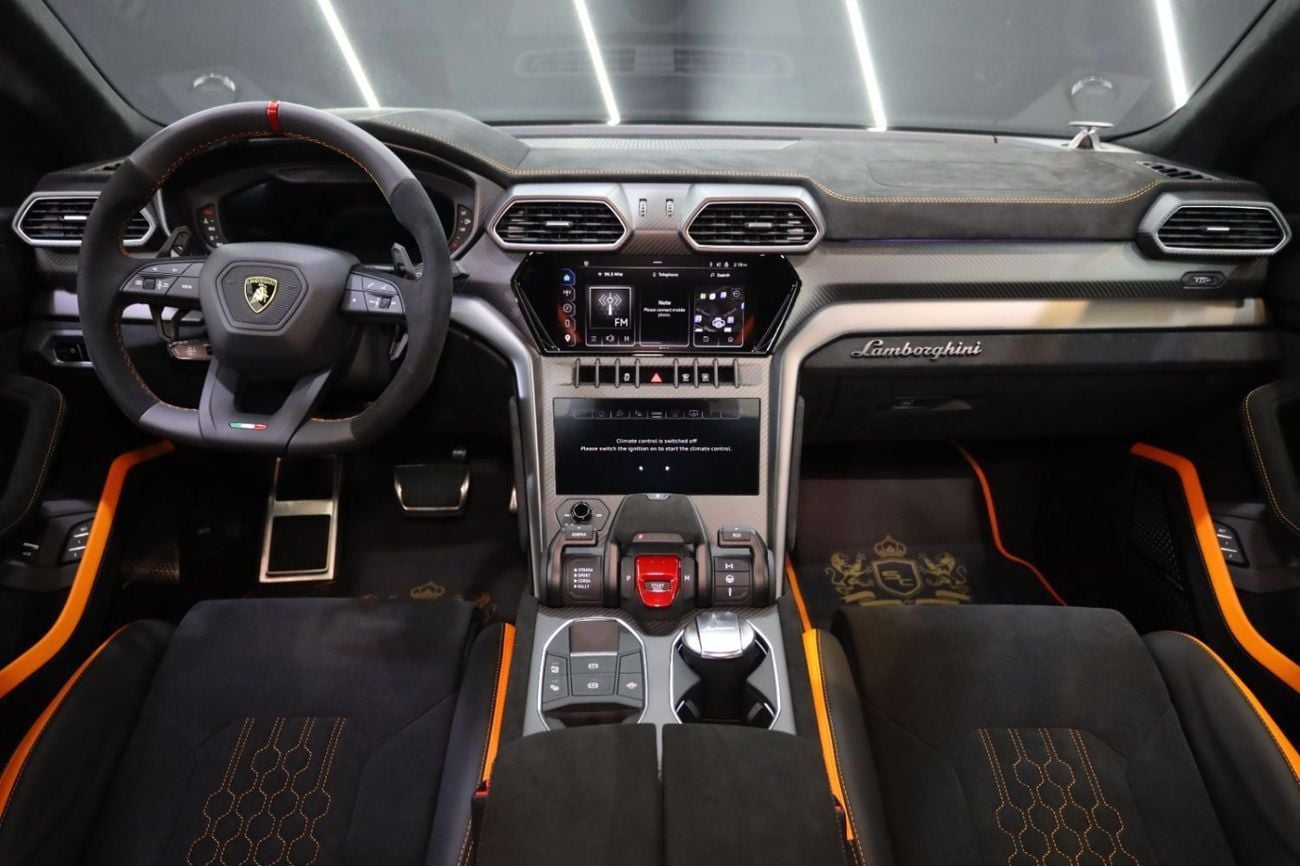 لامبورغيني اوروس 4.0T V8 Performante